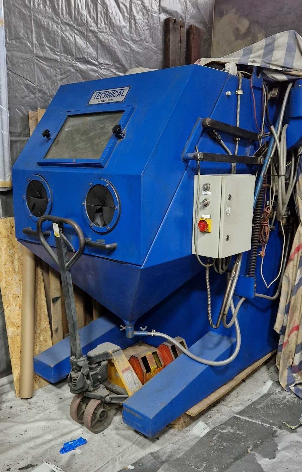 Wielka Piaskarka Oczyszczarka Pneumatyczna Inżektorowa OPI 700