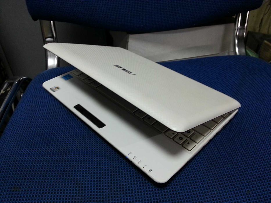 Нетбук ASUS Eee 1005PE