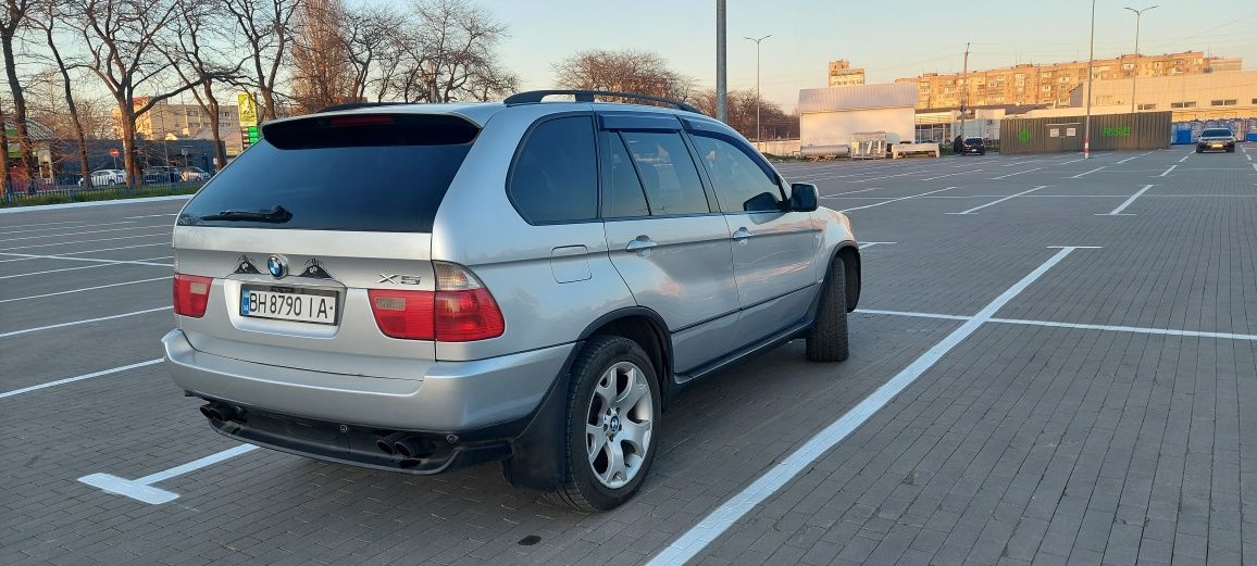 продам BMW X5 e53