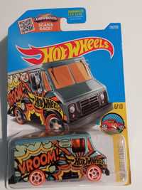 Hot Wheels Combat Medic rok 2015