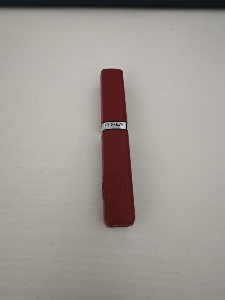 L'Oréal Paris Infaillible Matte Resistance szminka matowa
matowa szmin
