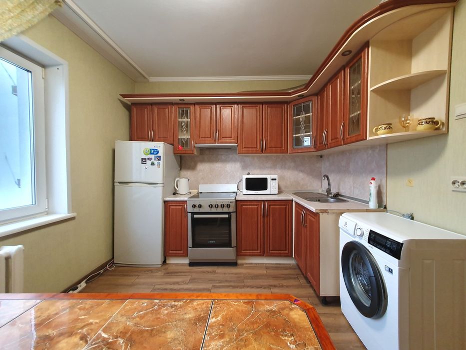 1к, Драгоманова 8а, 45м2, генератор, метро Позняки 15 мин