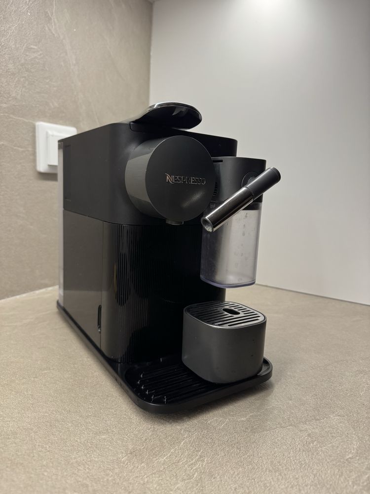 Ekspres na kapsułki DeLonghi Nespresso Lattissima