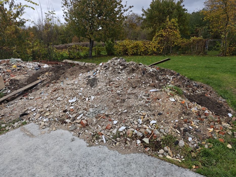 Oddam Gruz z ziemią