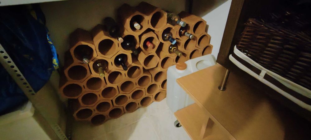 Garrafeira em barro para 48 garrafas