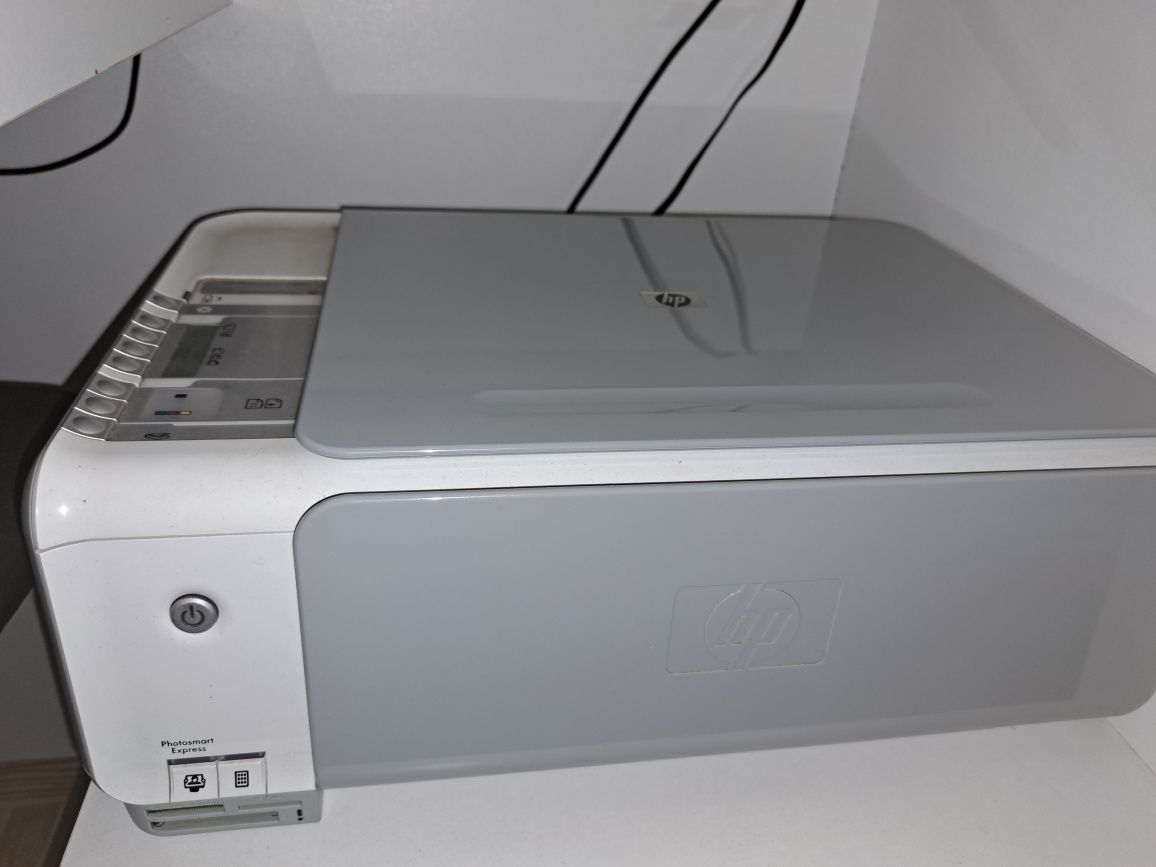 Monitor de computador e Impressora