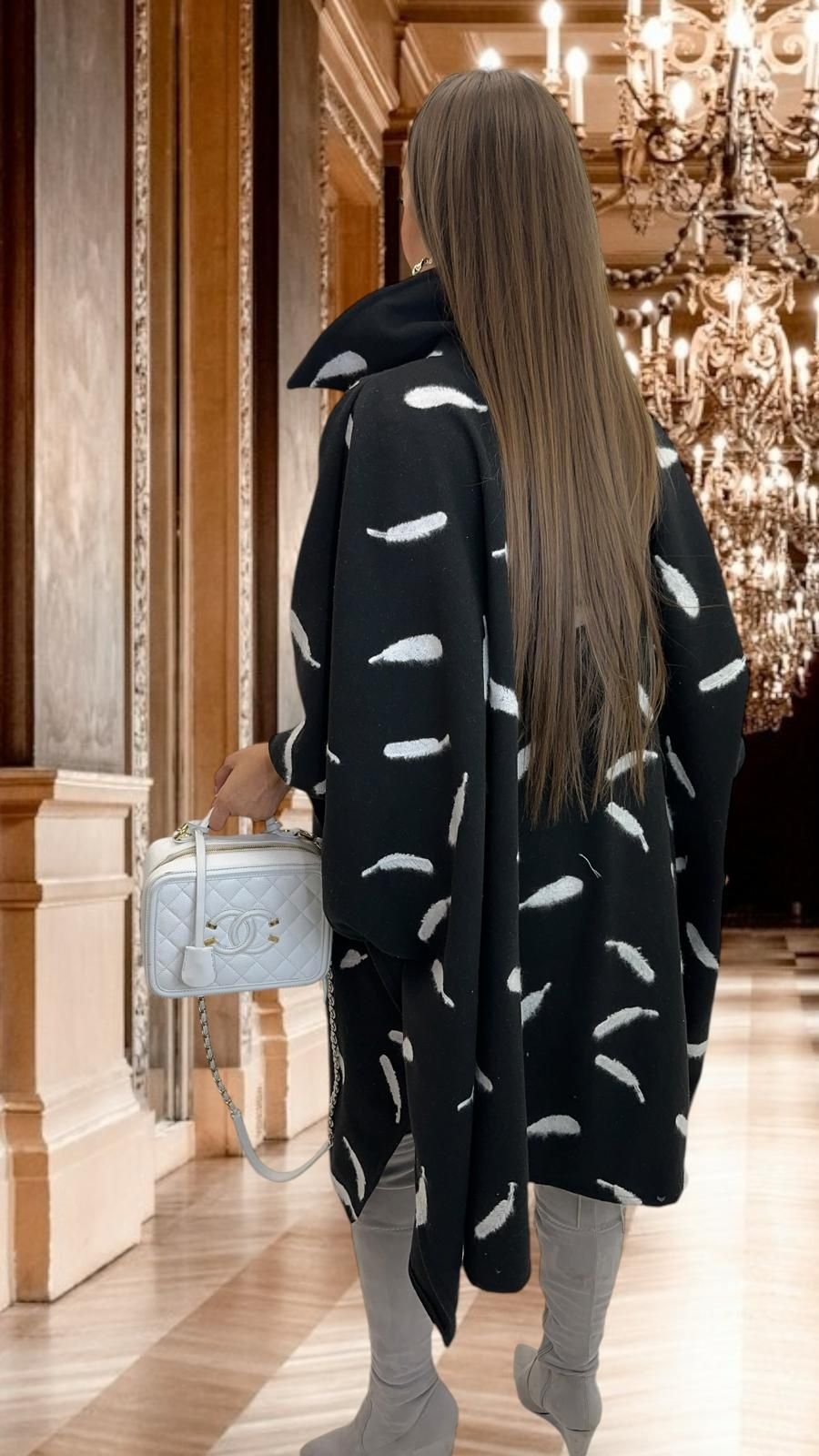Elegancki płaszcz pióra oversize kolory Lola bianka