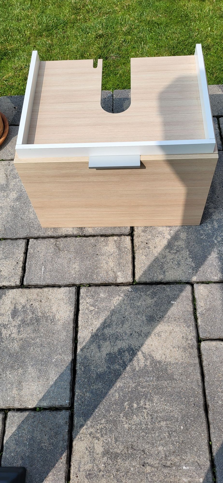 Szafka pod umywalkę.