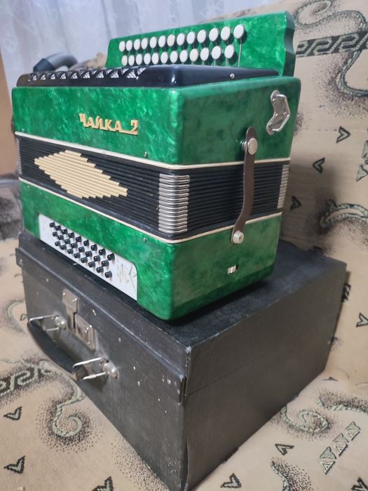 Продам гармонь гармошка тульська чайка 2