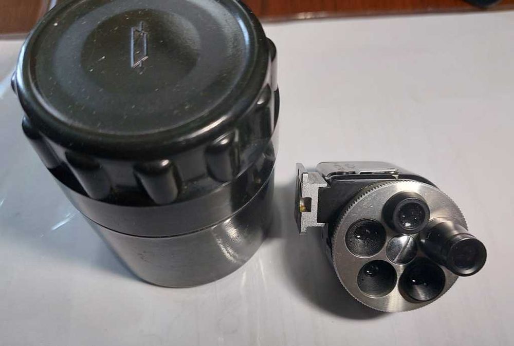 Фото відеошукач універсальний револьверного типу.