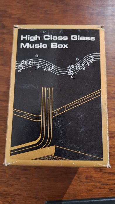 Caixa de música nova