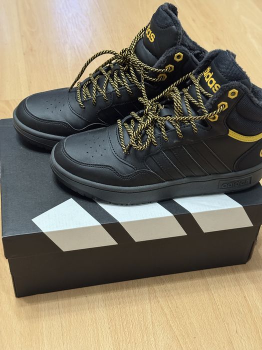 Кросівки жіночі / унісекс підліткові adidas