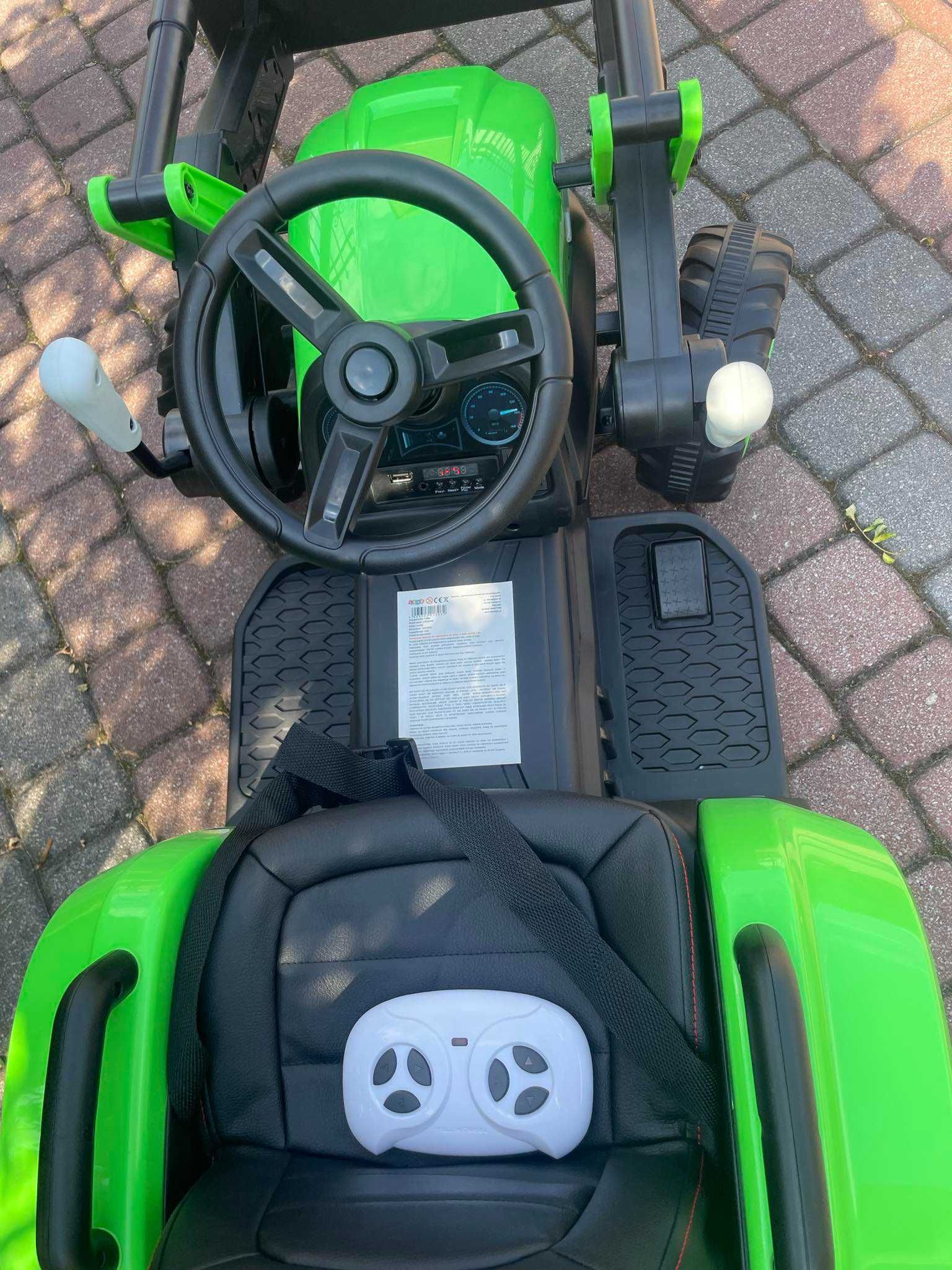 Traktor na akumulator 12V 2x45W z przyczepką i łyżką elektryczny PILOT