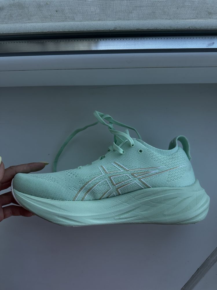 Продам нові кросівки Asics gel-nimbus 26  р.39 м'ятні