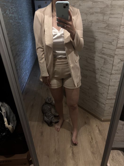 Костюм жакет з шортами, розмір S