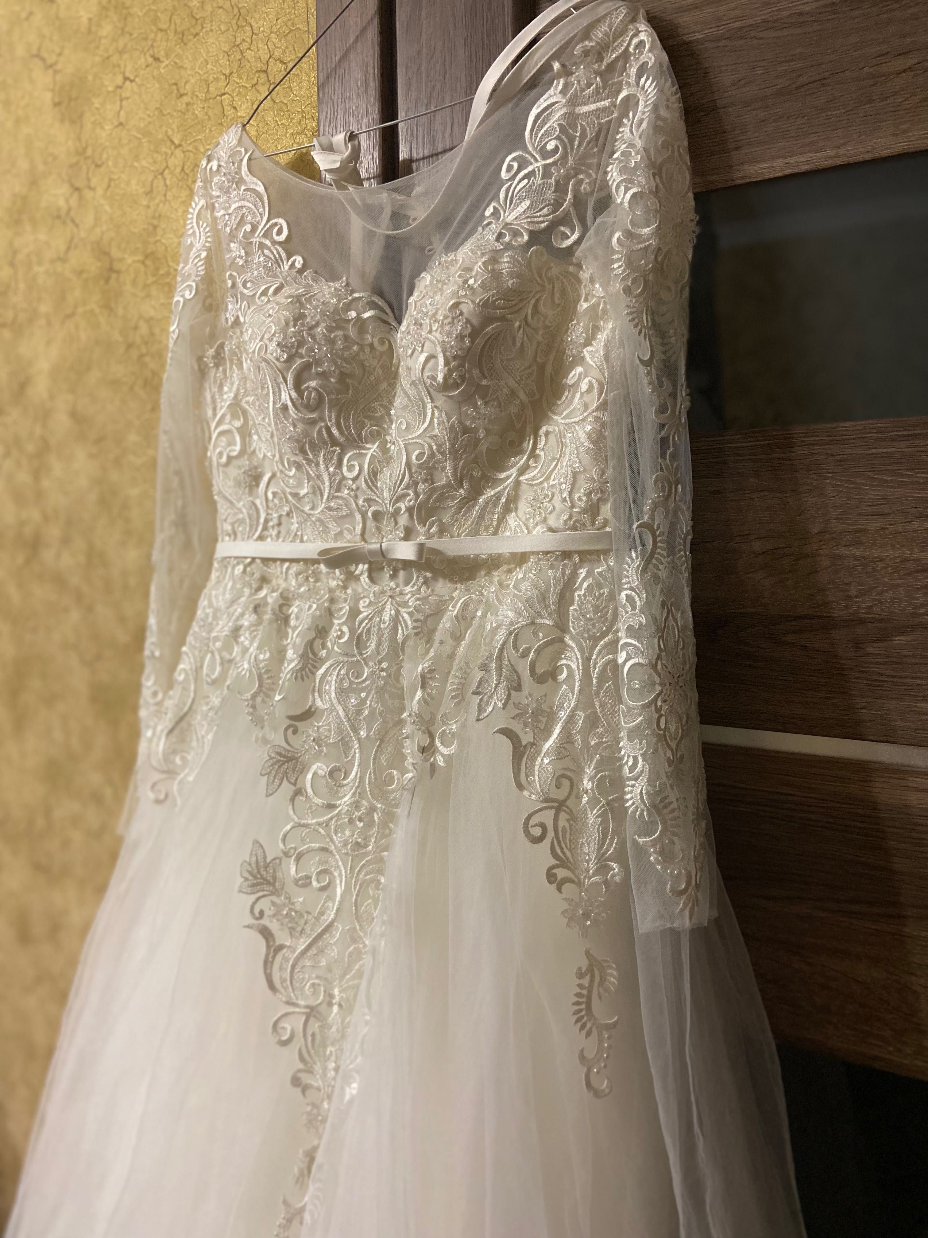 Продається весілля сукня