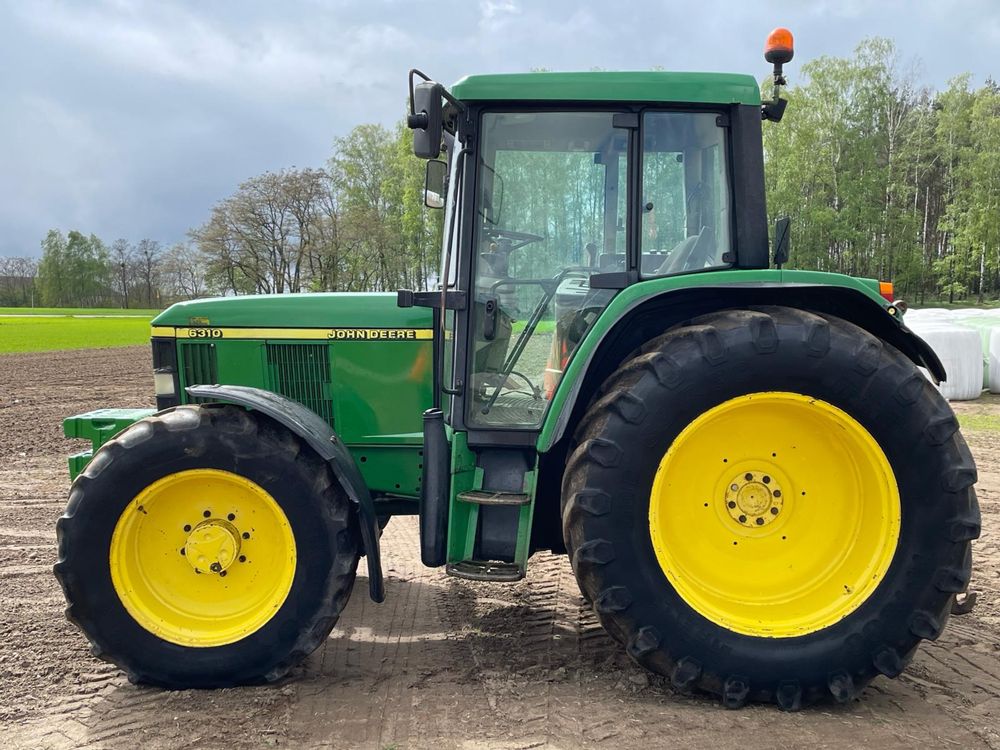 John Deere 6310