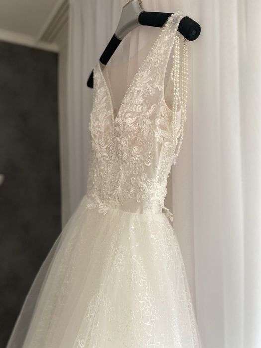 Весільня сукня розмір 40-42, на зріст 165