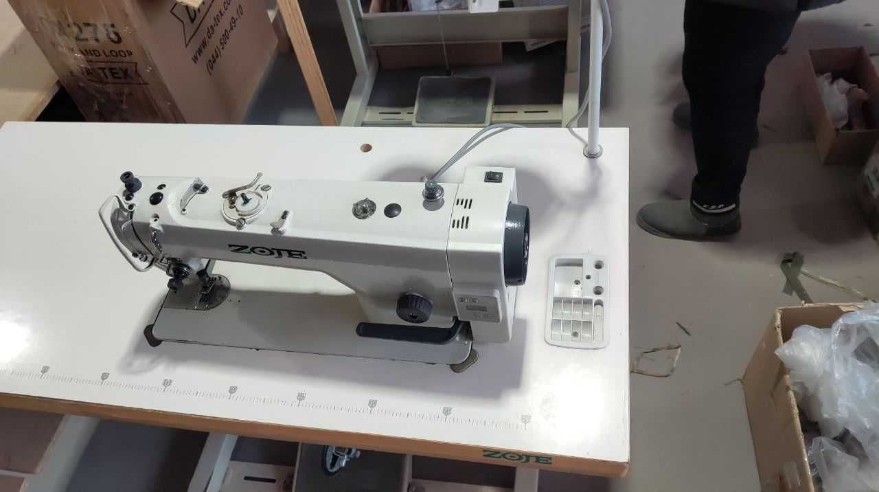 Zoje ZJ9513-5G/02 прямострочна промислова швейна машина (мотор сервер)