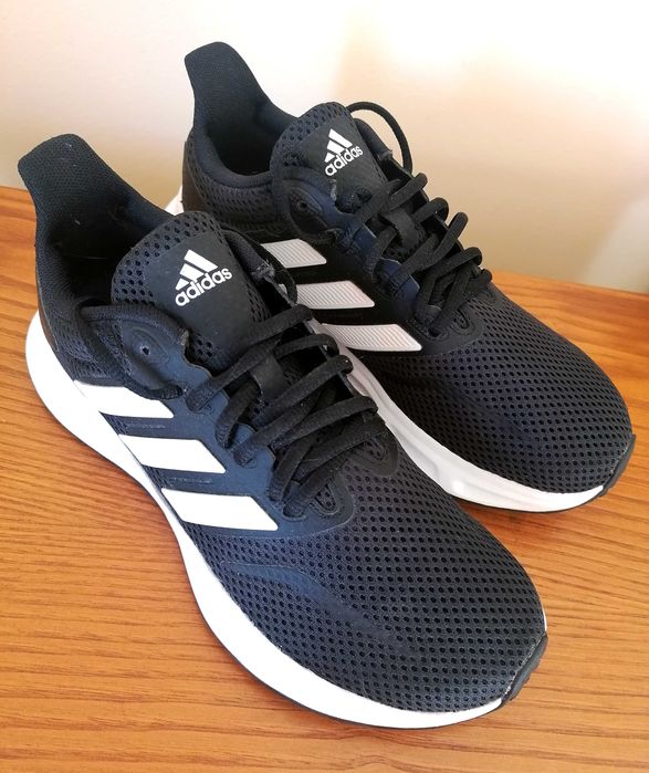 Ténis ADIDAS 36 (Novos e originais)