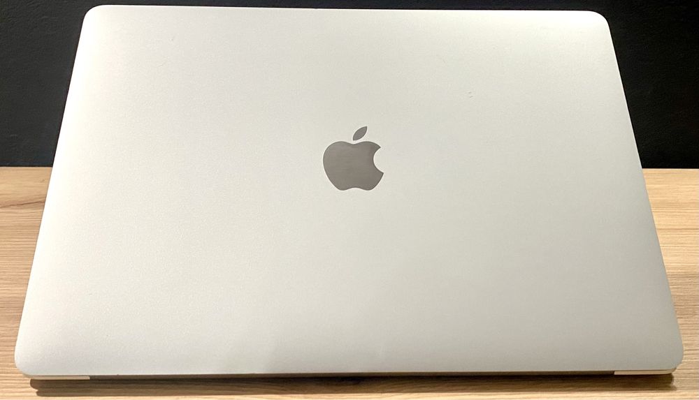 Apple MacBook 2K Pro retina 13 A1708 i5 16 GB / 256 GB SSD