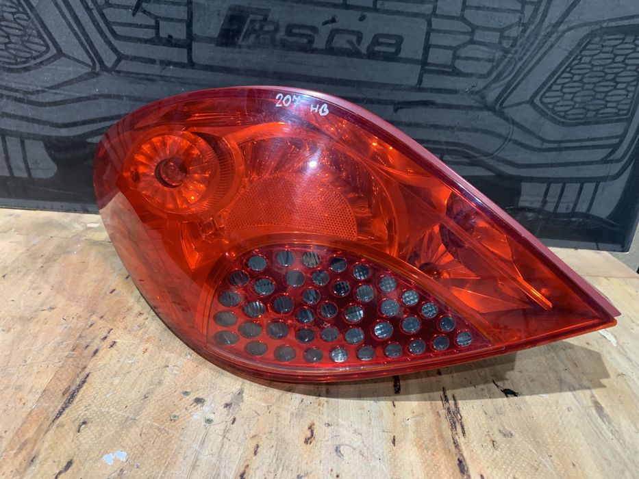 Peugeot 207 HB lampa lewa tylna lewy tył kompletna Europa