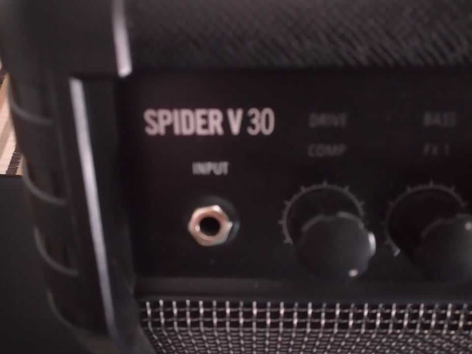 Vendo line 6 spider 30 watts