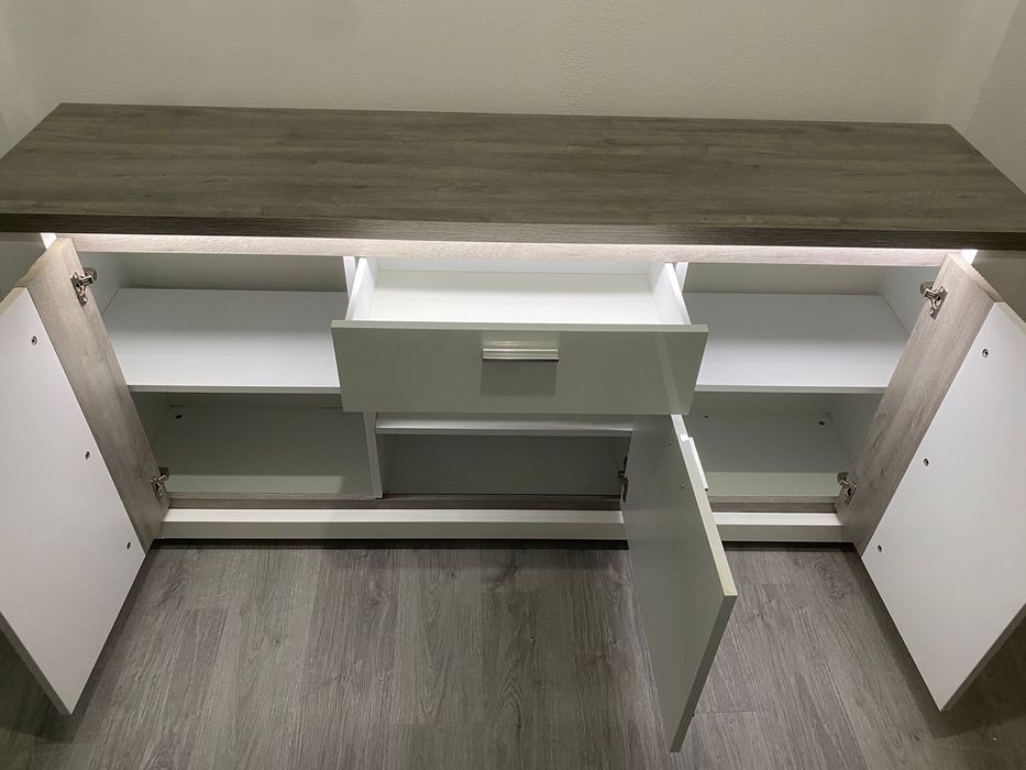 Movel 3 portas e 1 gaveta com Led BELLARIA