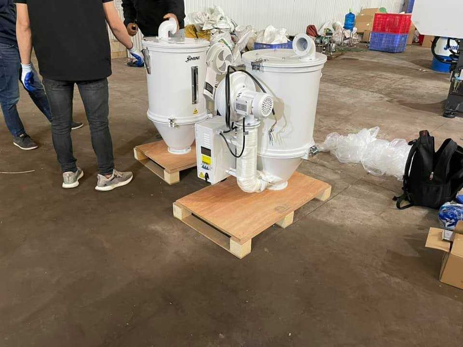 Бункерные сушилки к Термопластавтоматам  50,100,150,200 литров