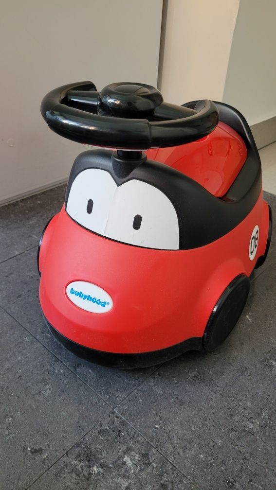 Nocnik auto wysuwana część na siuśki