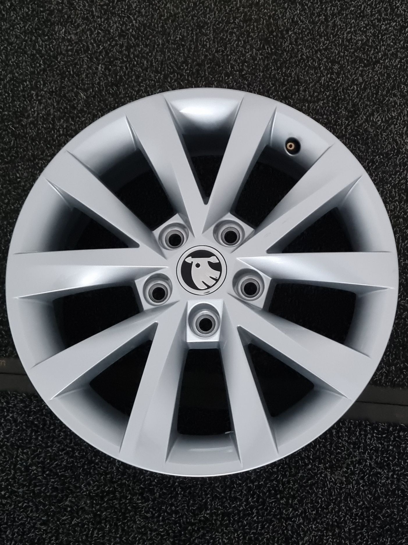 Felgi Alu 16" Skoda Octavia 3 III 4 IV 2 II 5x112 SuperStan Oryginalne