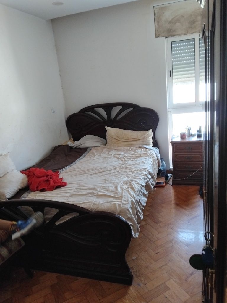 Alugo quarto casal
