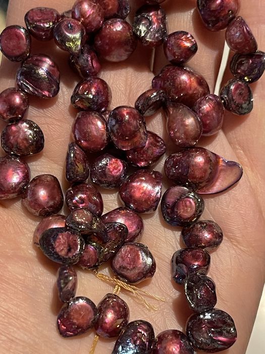 Намистини з натуральних перлів у стилі бароко