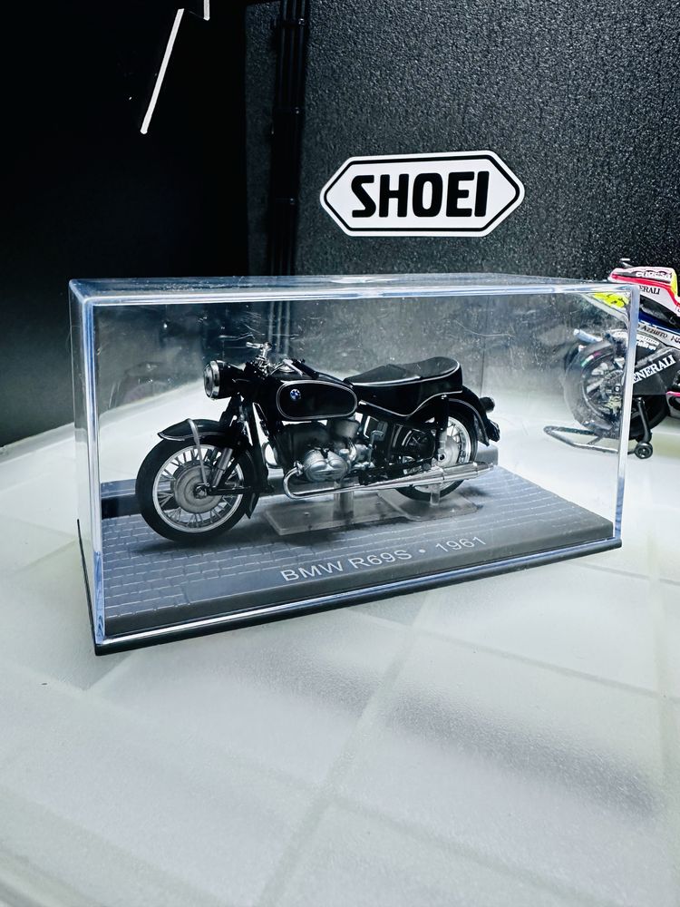 Miniatura BMW R69S de 1961 Escala 1/24 made by IXO