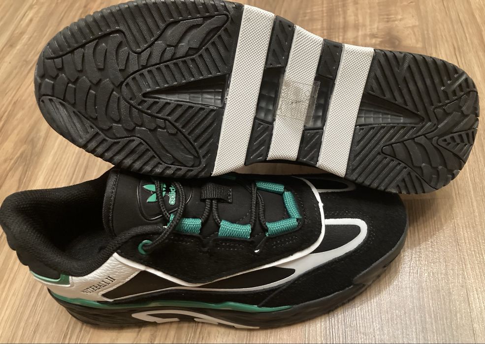 кроссовки     Adidas