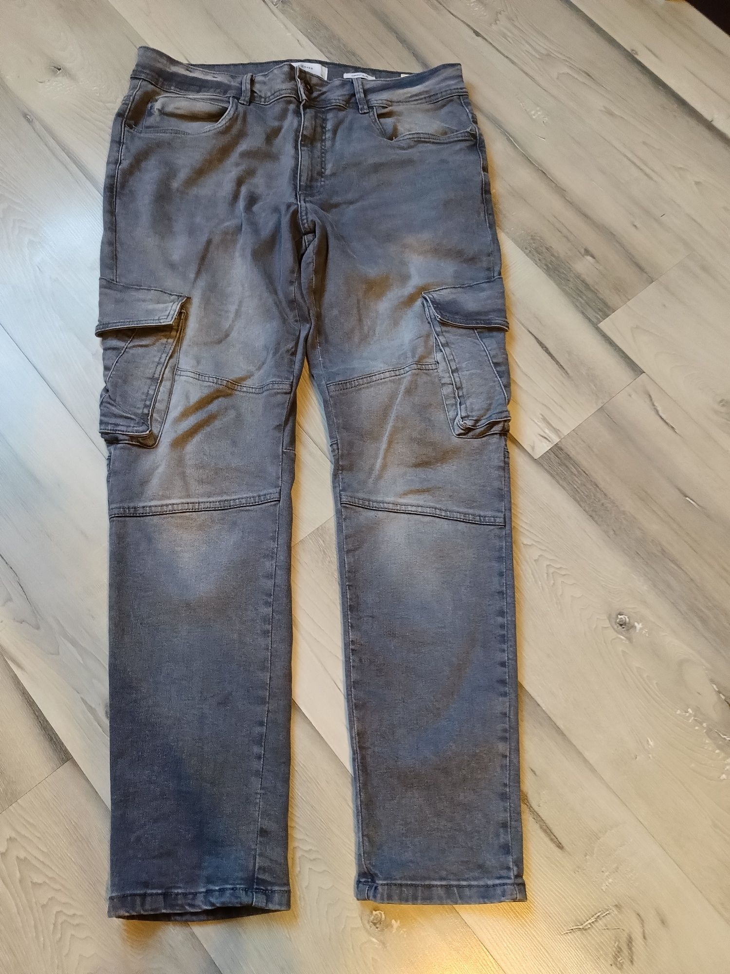 Spodnie jeans Reserved -34 (L)