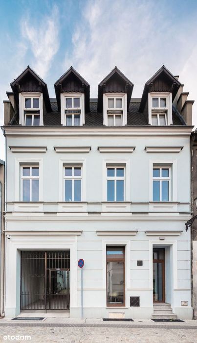 Całe piętro w zabytkowej kamienicy w sercu Gliwic - 2 mieszkania