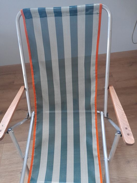 Leżak plażowy składany.