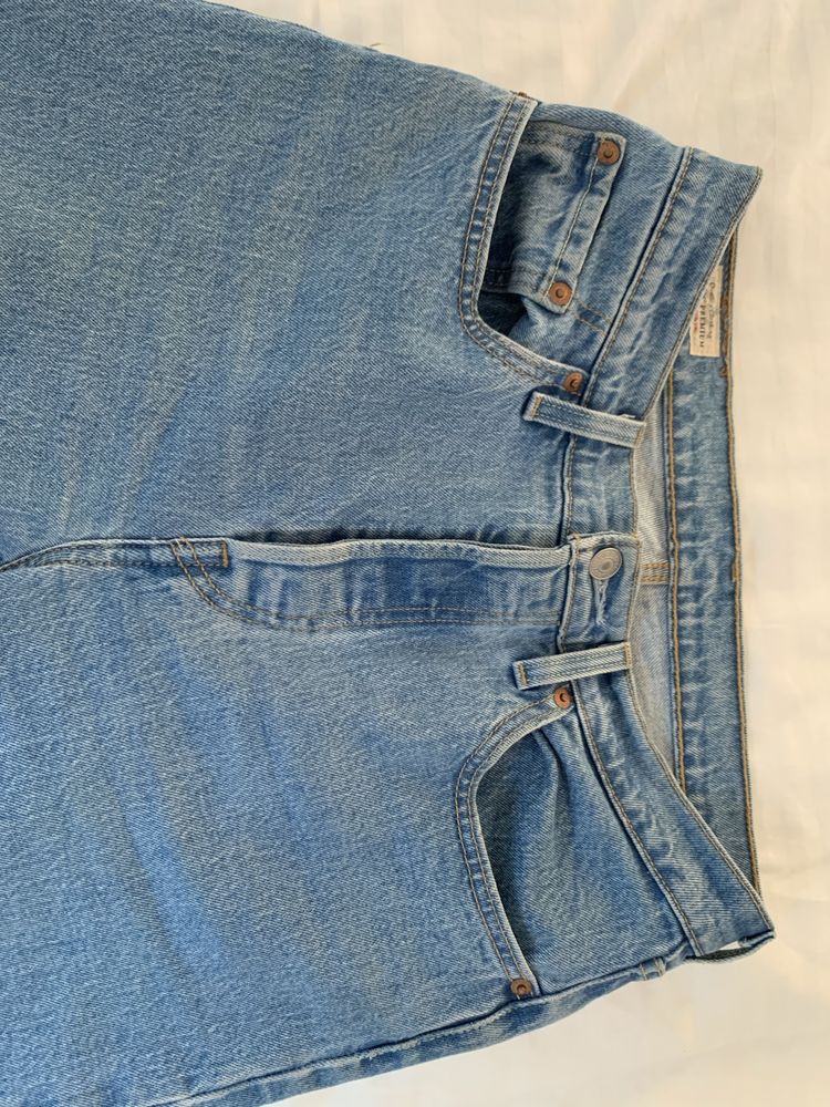 Jeansy Levi’s model 501, rozmiar W28, L26