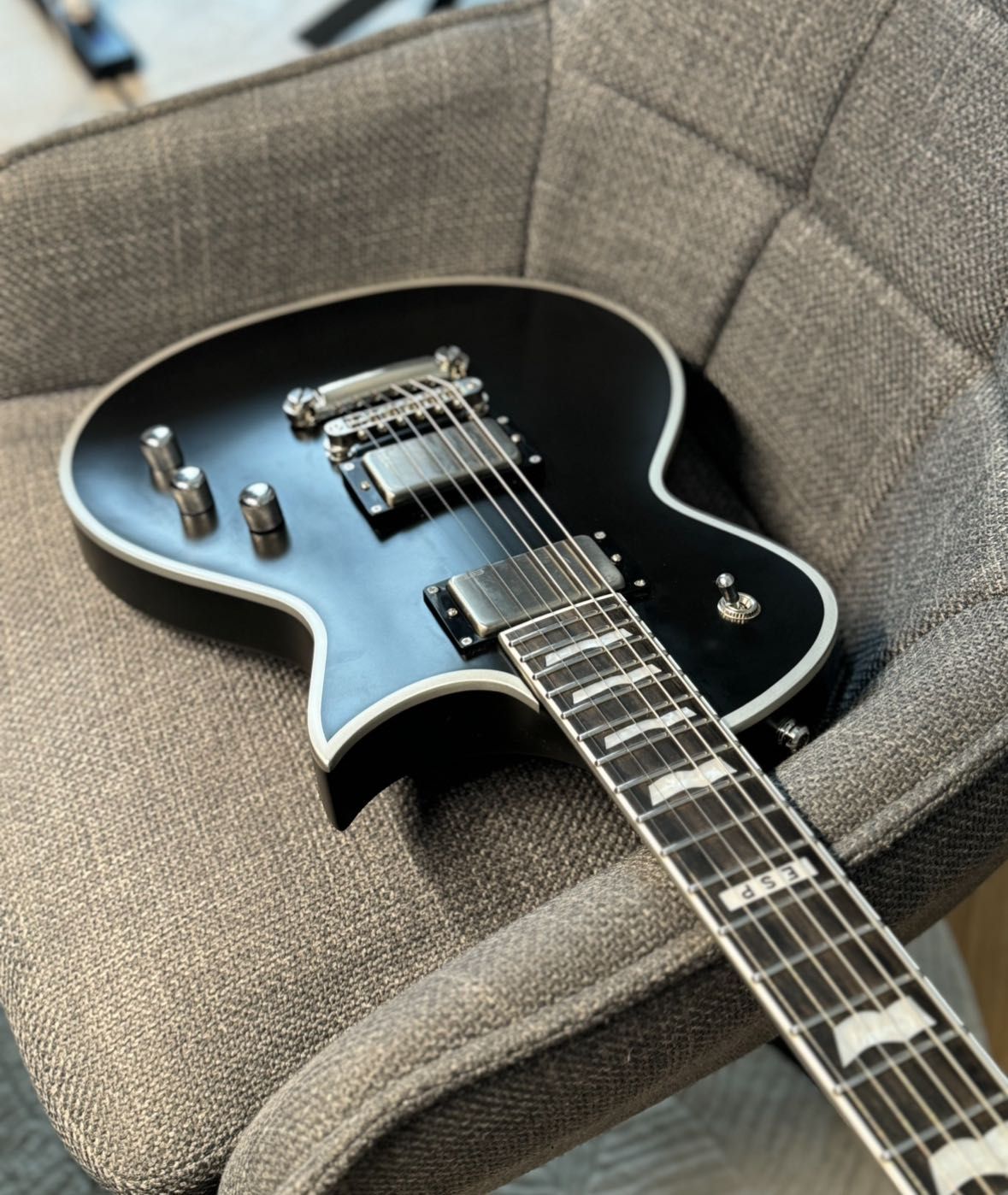 2024 ESP E-II Eclipse BB BLKS Black Satin