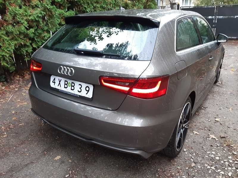 Audi A 3      8V