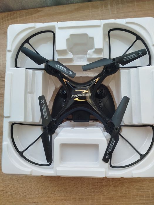 Квадрокоптер (без камери) EOPARD 2.4 GHz R/C 6 AXIS GYRO QUADCOPTER.