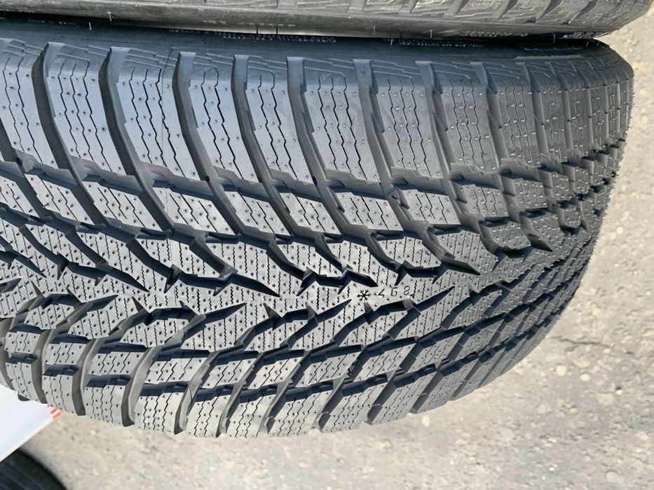 Шини нові 235/35 R20 Nokian зима, нові 2023р