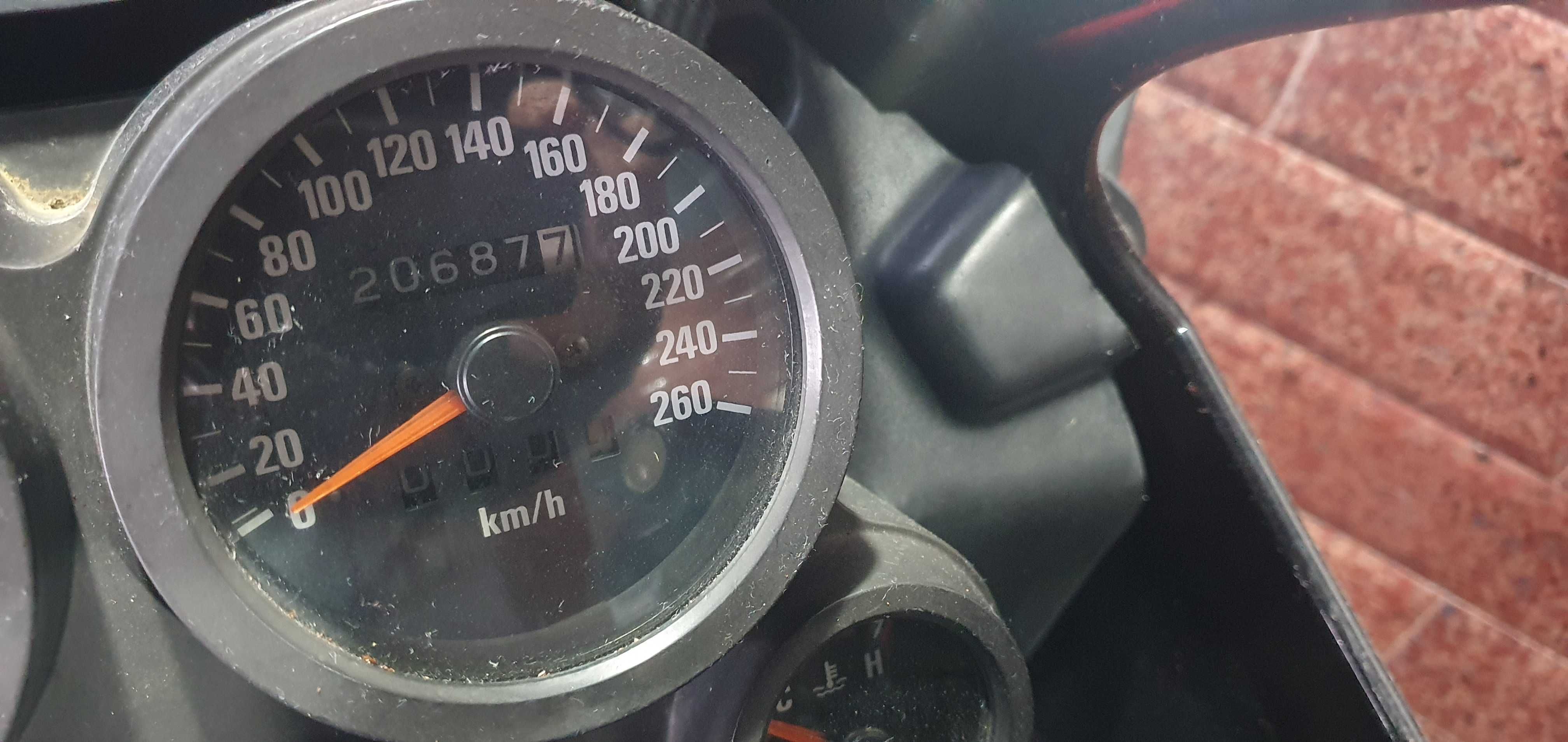 Moto clássica Kawasaki GPZ 600 R (Ninja)
