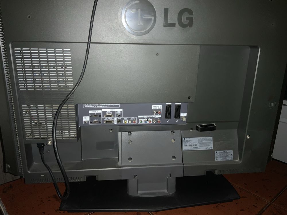 Tv LG LC 2R 37” para reparação