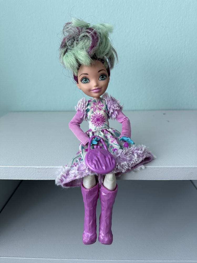 Lalka Madeline Hatter Zima Wszech Baśni Ever After High