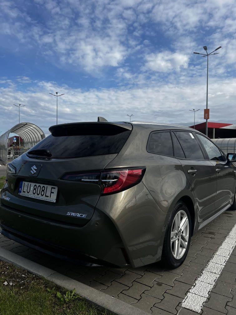 Suzuki Swace Toyota Corolla prius 1.8hybrid LPG bogata wer.1wł.