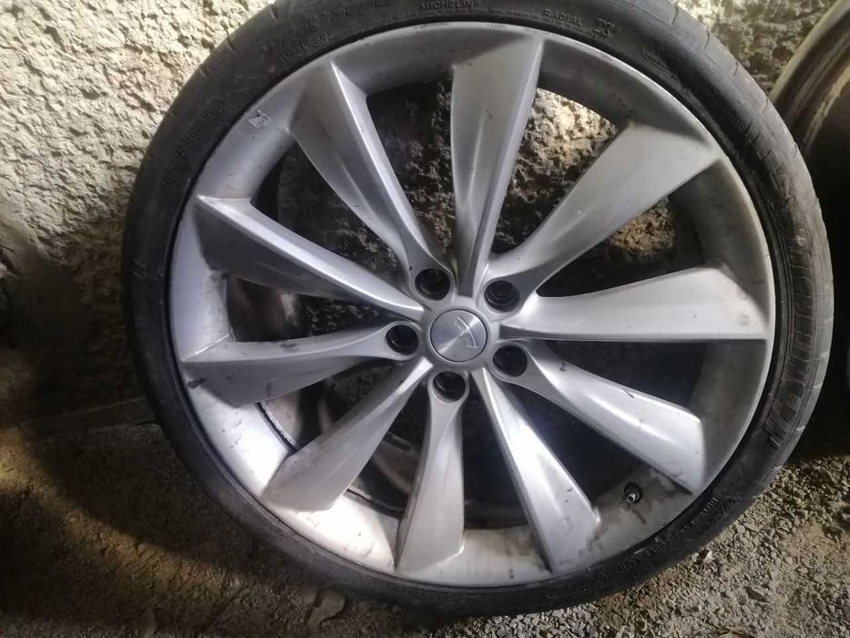 Диски колісні на Tesla Model S, R21