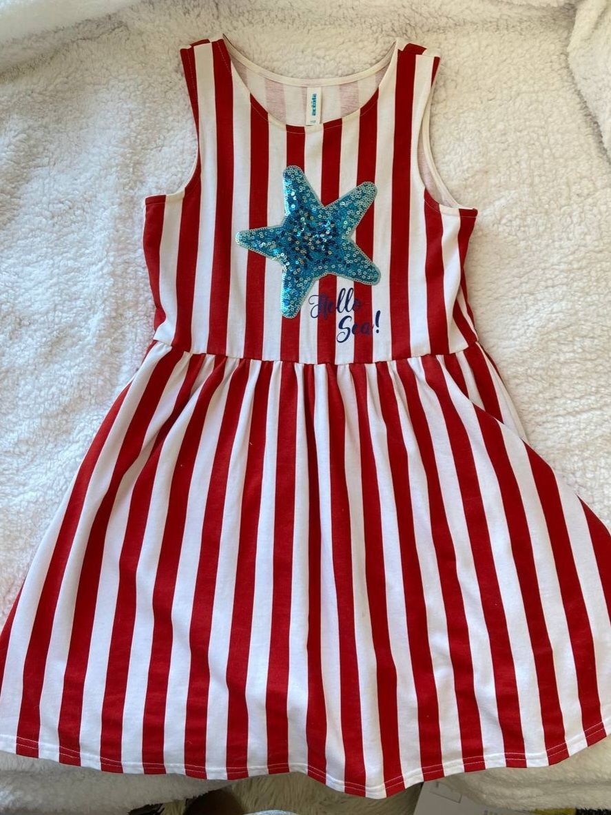 Vestido às riscas para menina
