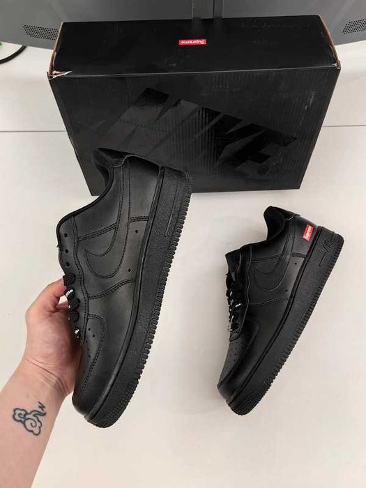 Buty meskie Mokasyny Nike Air Force 1 Low Supreme Black R.44.5